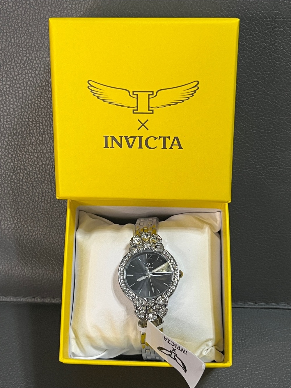 Invicta Wildflower
Women's Watch - 30mm, Steel (69112) - Picture 2 of 7